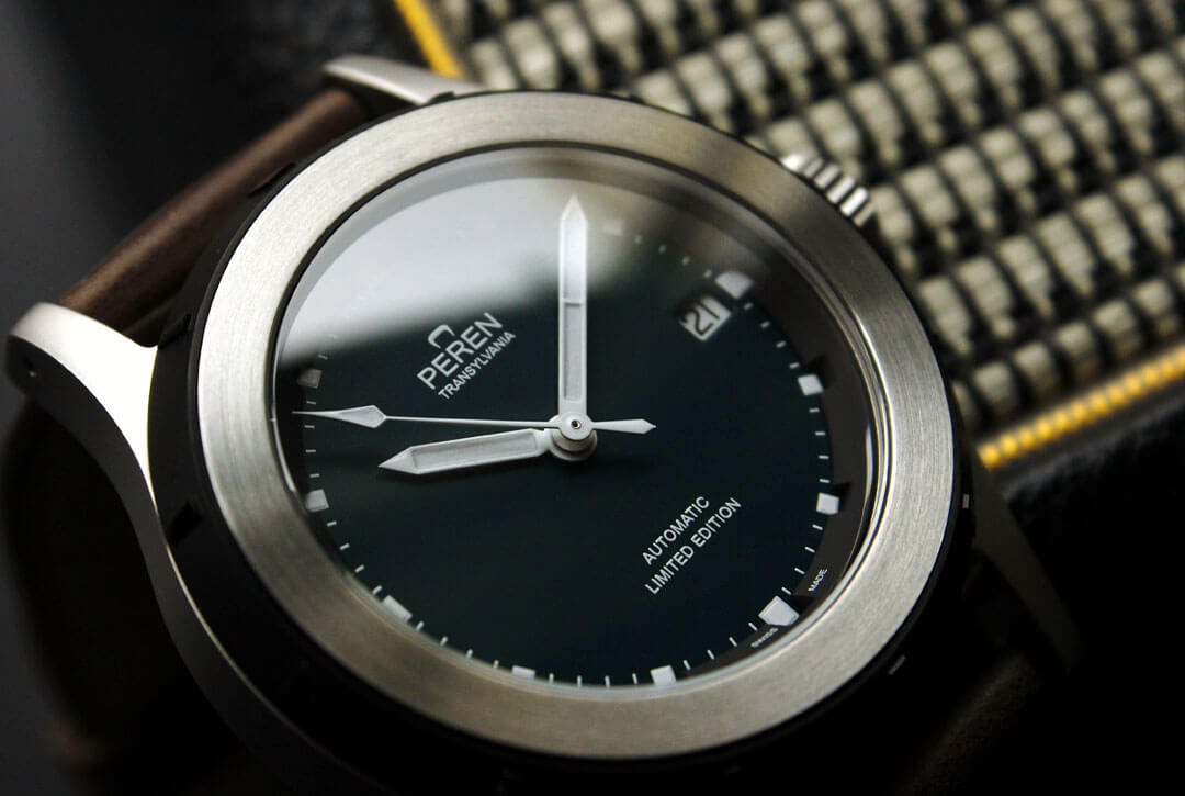 Peren Nera, la montre néo-vintage