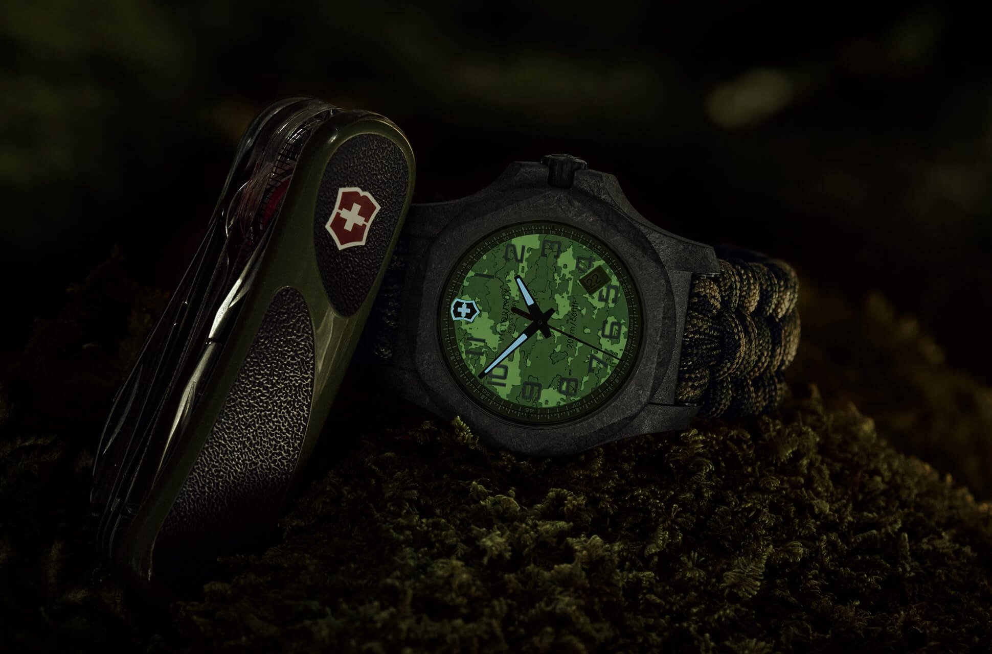 Nouvelle I.N.O.X Carbon LE Victorinox : la montre caméléon taillée pour l’aventure