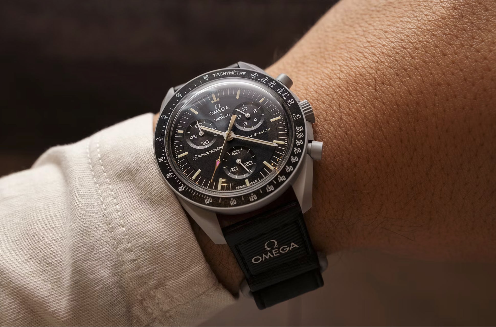 moonswatch gold pink une min