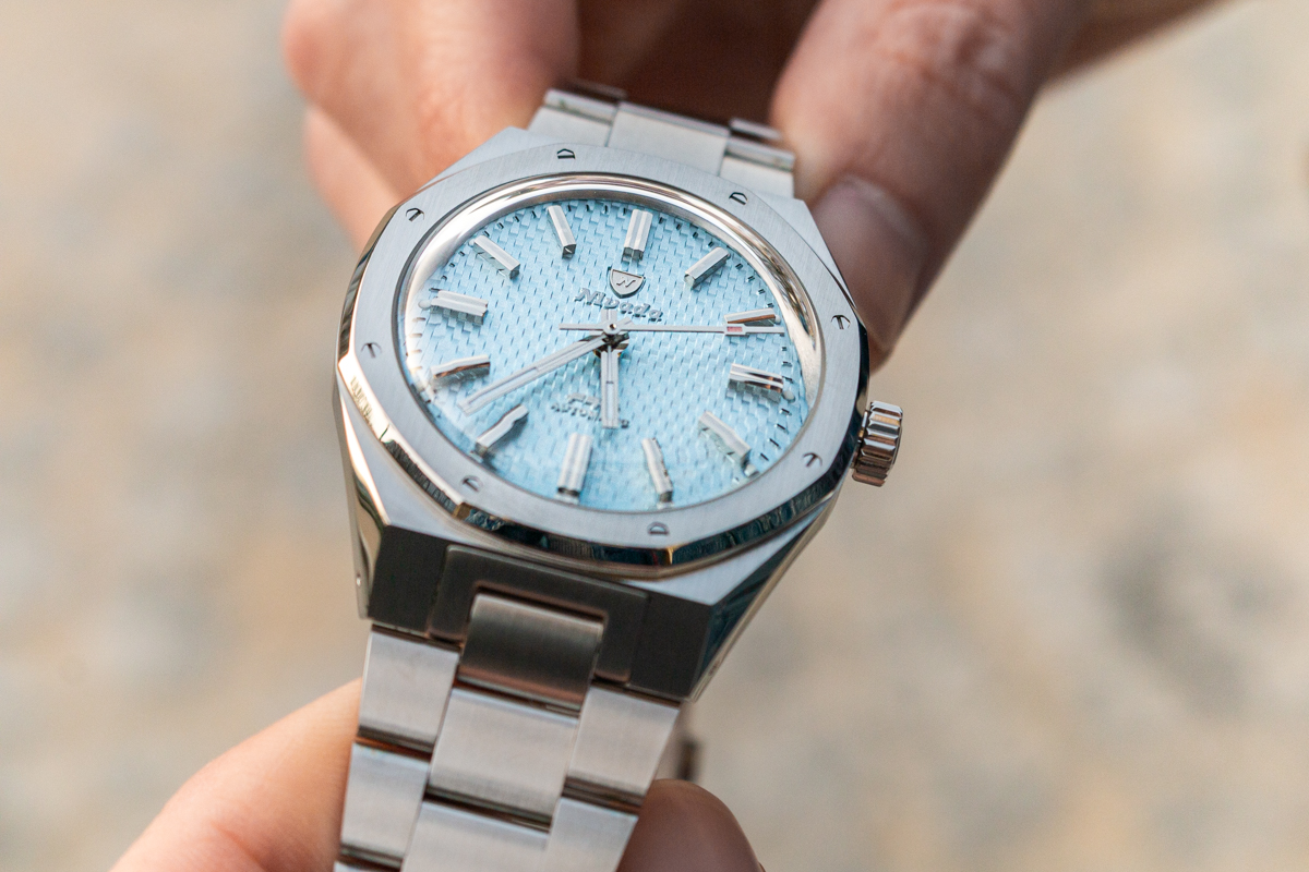 montre nivada grenchen f77 ice blue collaboration ocarat boitier