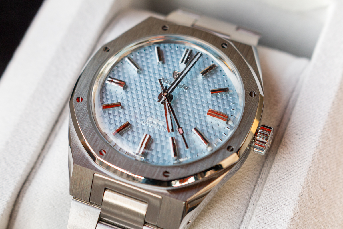 montre nivada grenchen f77 ice blue collaboration ocarat details cadran