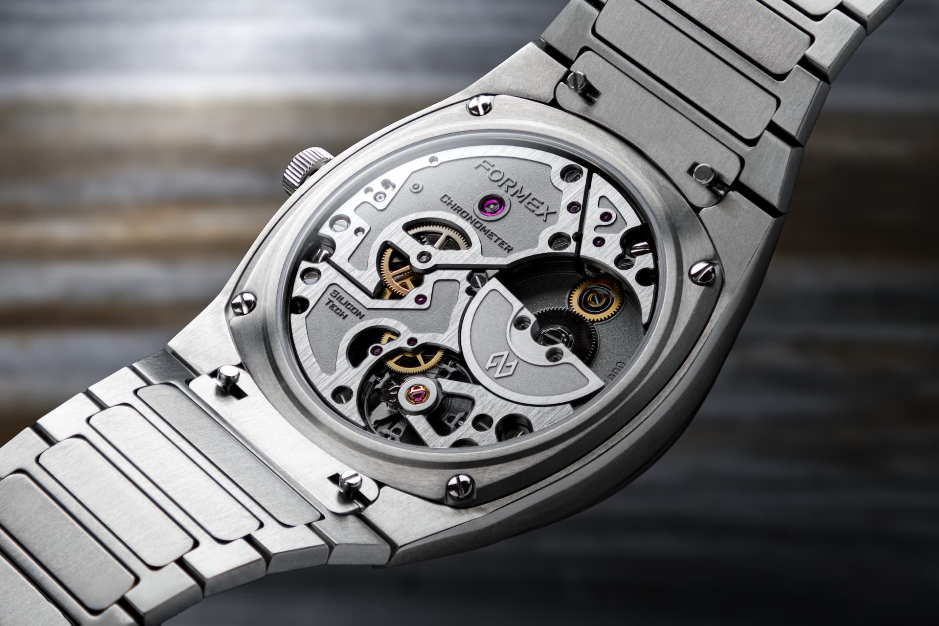 formex aria manufacture chronometer 40 mm case back with movement