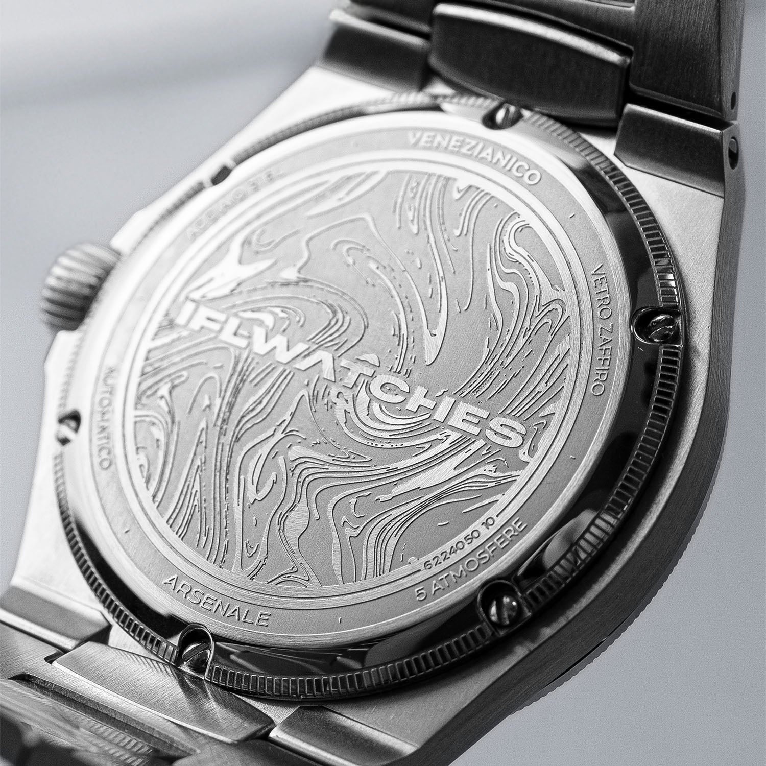 ifl watches gravure fond de boite montre