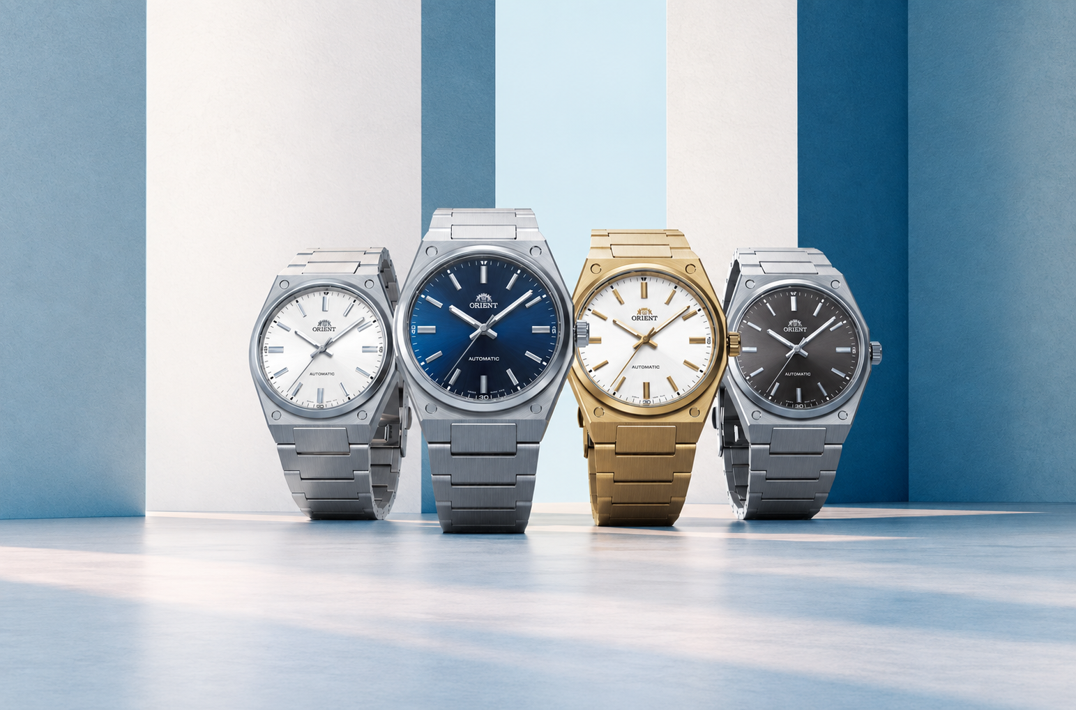 quatre montres orient sur fond architectural